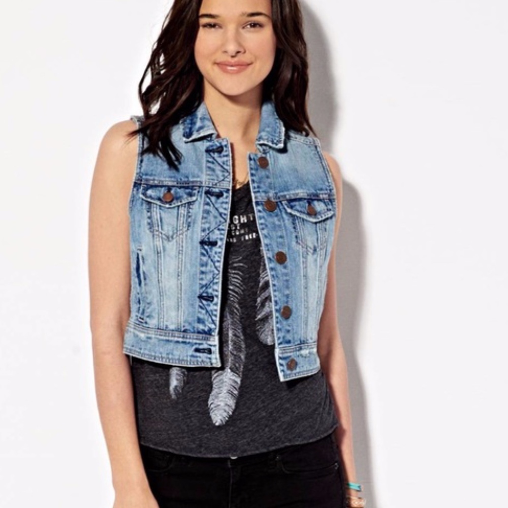 American Eagle Light Denim Vest